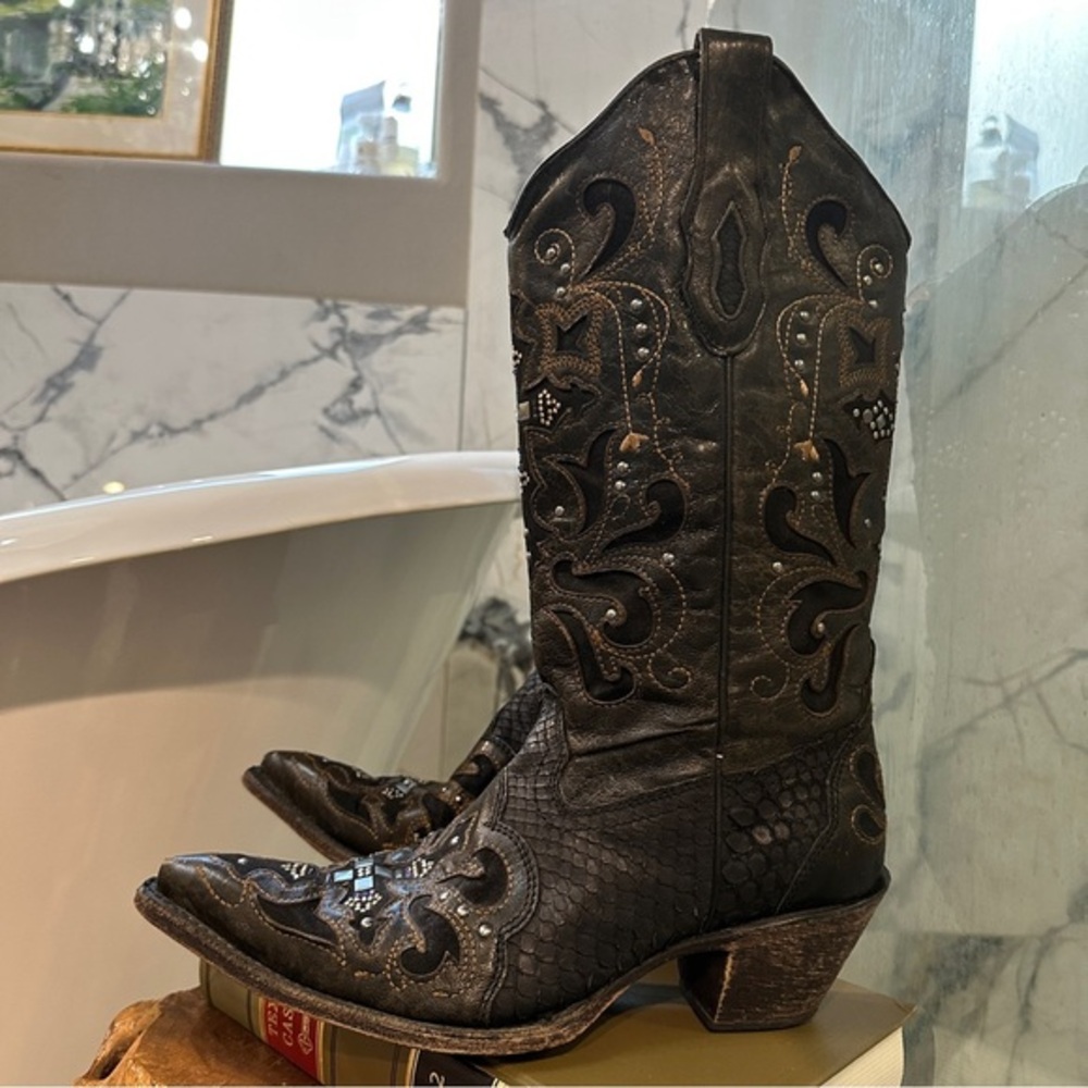 Corral Studded Cross Snip Toe Leather Western Boots Women’s 9 M